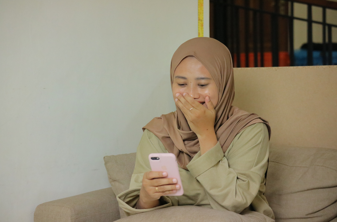 Screen Time Berlebihan dan Dampaknya pada Keseharian Kulit