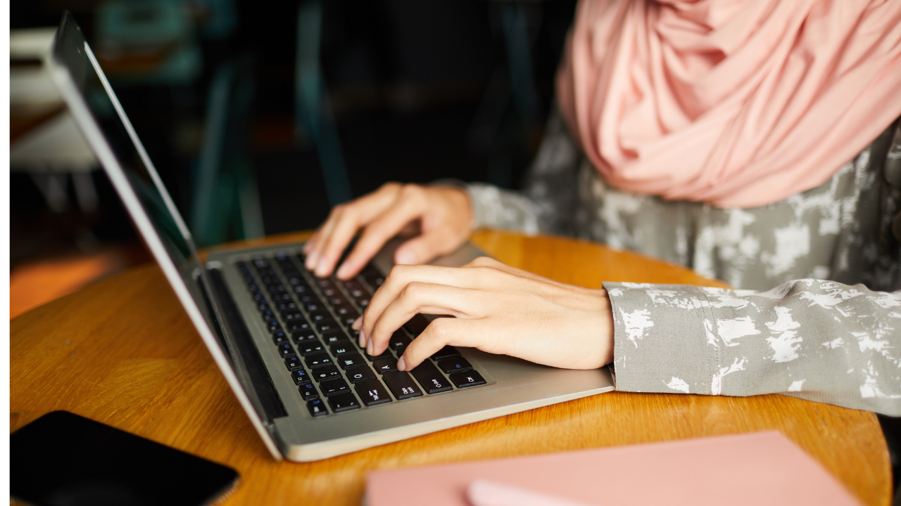 Fenomena Wajah Kusam Karena Layar Laptop