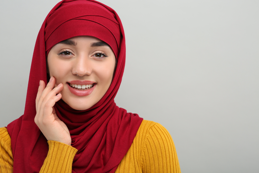 Sering Menyentuh Wajah Tanpa Sadar? Kebiasaan Kecil Ini Bisa Memengaruhi Kondisi Kulit